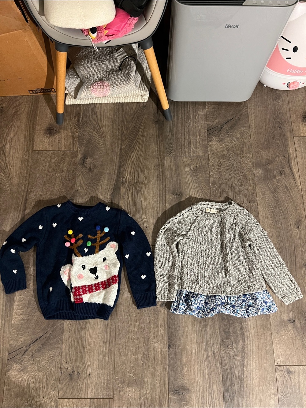 Girls 2pcs holiday sweater from next and tucker + Tate size 2-3